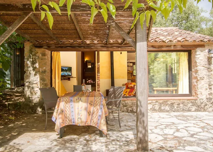 Lou Petarel Charming House With Shared Pool Nature An Calm In Provence